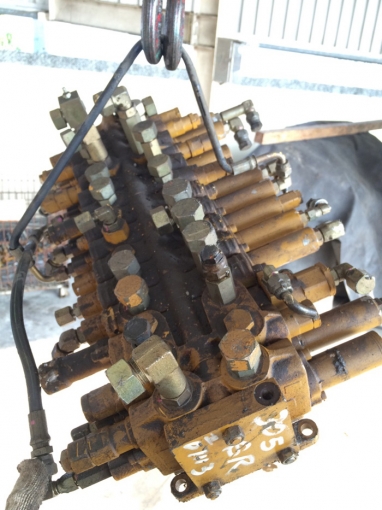 CAT 305開關座